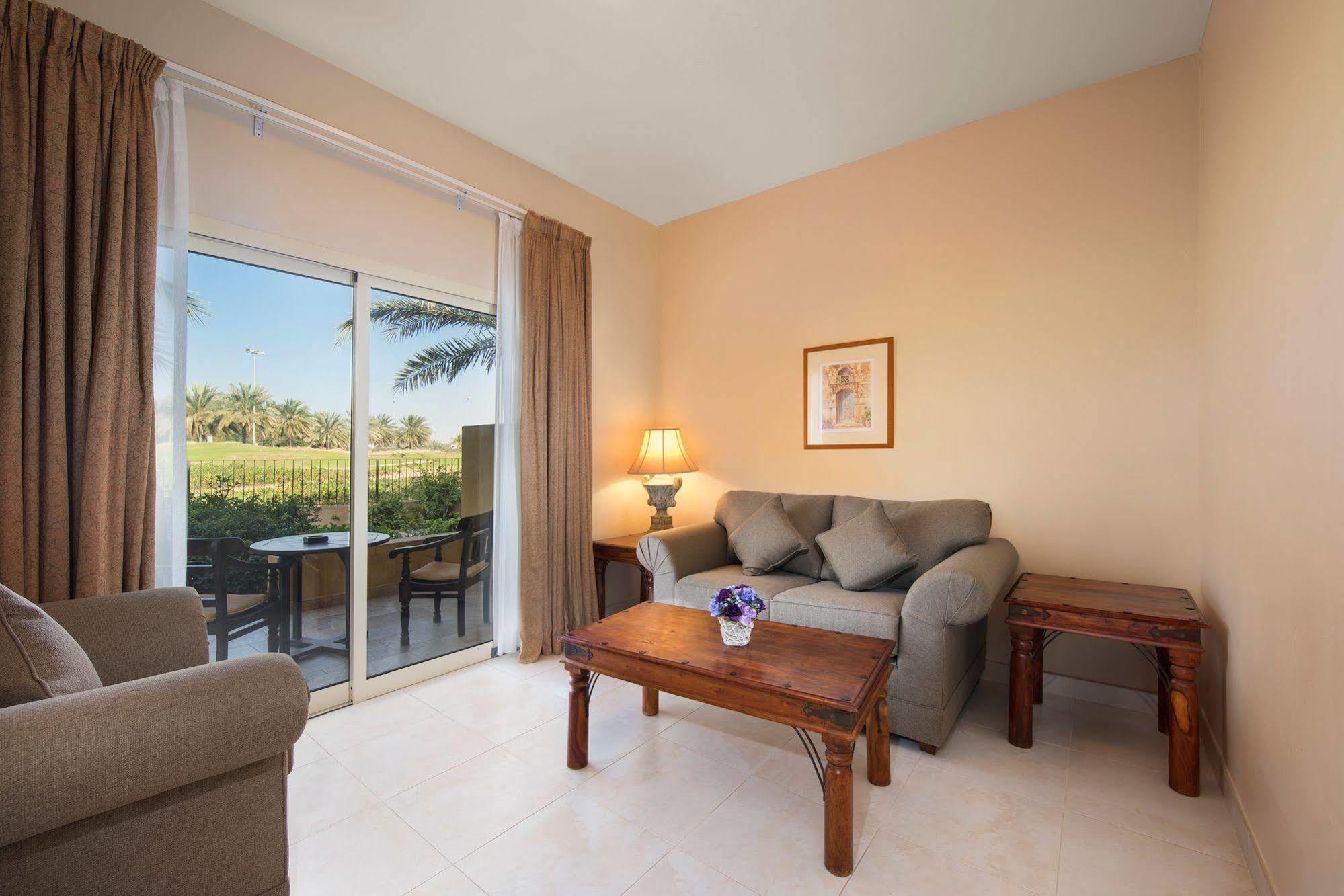 Al Hamra Residence & Vilage Esterno foto